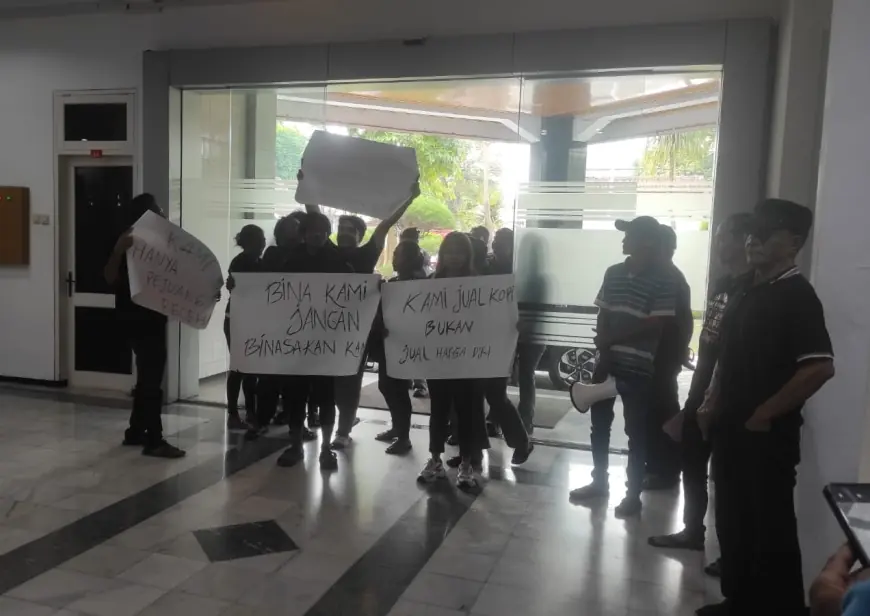 Paguyuban PKL Gerdu Papak Jombang Datangi Kantor DPRD, Soroti Zonasi dan Pembatas Waktu Jualan