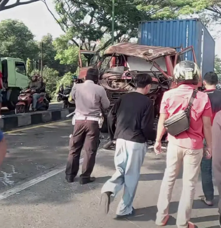 Truk Kontainer Hantam Pemotor di Pandaan, 3 Tewas Lainnya Luka-luka