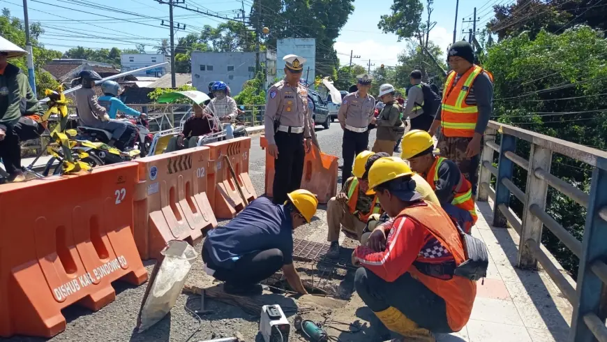 Satlantas Polres Bondowoso Perketat Pengawasan Jembatan Koncer, Truk Bermuatan Dilarang Melintas