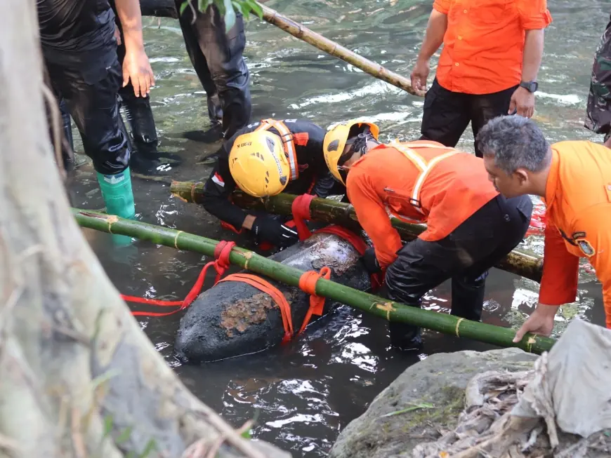 Setelah 4,5 Jam, Bom Udara di Sungai Lahar Kota Blitar Akhirnya Berhasil Dievakuasi