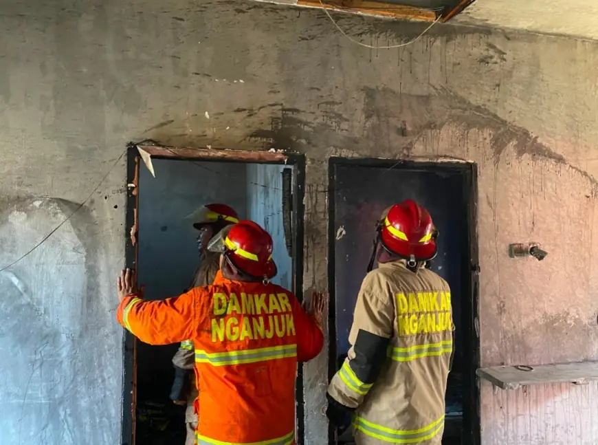 Rumah Kosong di Tanjunganom Nganjuk Terbakar, Damkar Duga Berawal dari Puntung Rokok