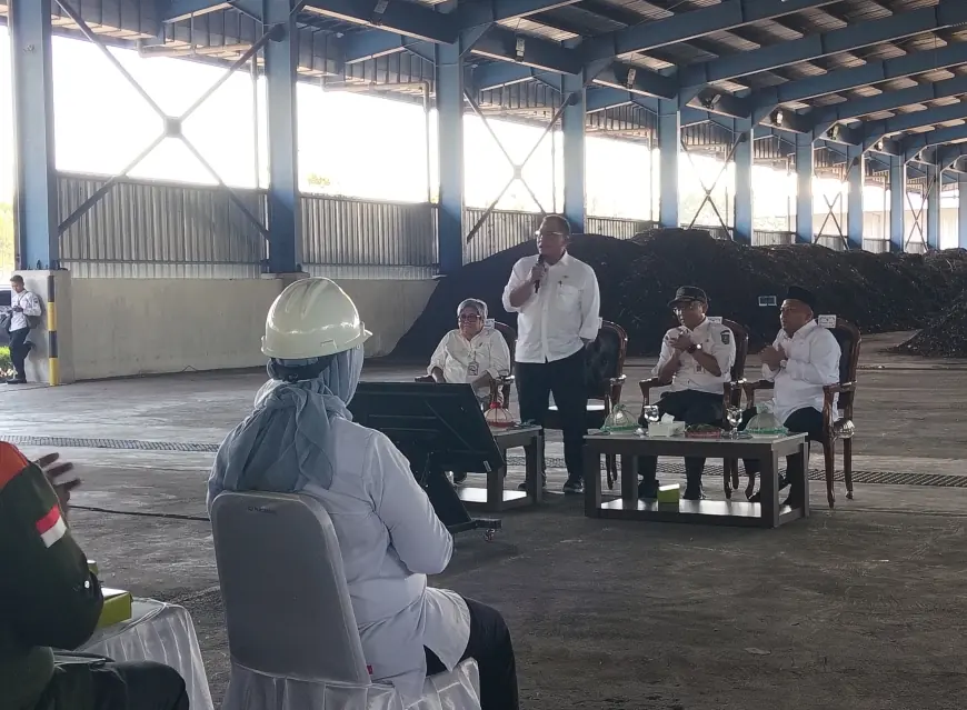 Menteri Jumhur Hidayat Sebut Pengolahan Sampah di Jombang Sudah Baik