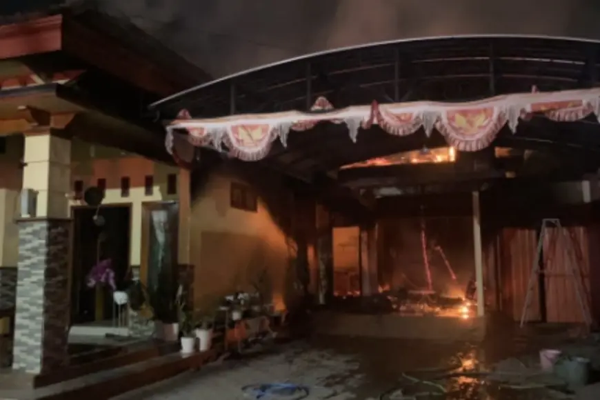 Rumah di Kediri Diduga Dibakar Mantan Suami, Kerugian Capai Rp1 Miliar
