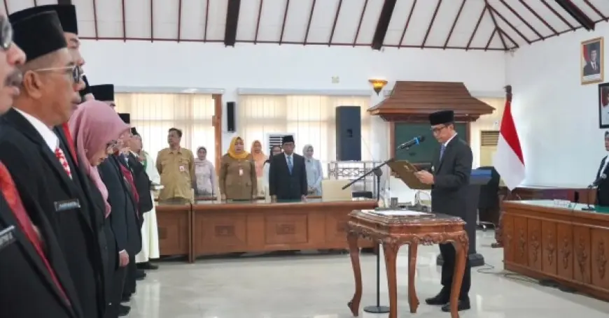 Bupati Bojonegoro Lantik Pejabat Tinggi Pratama hingga Kepala Sekolah