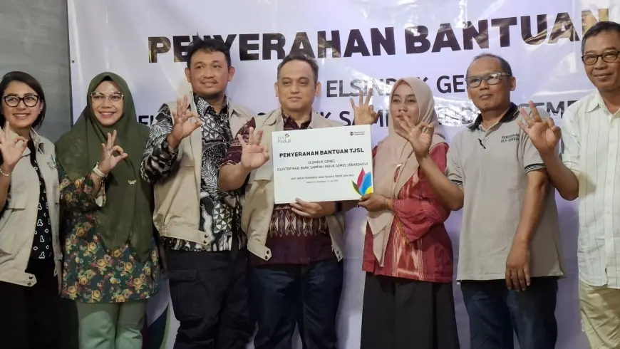 PLN Elektrifikasi Bank Sampah di Gresik, Dukung Economy Circular