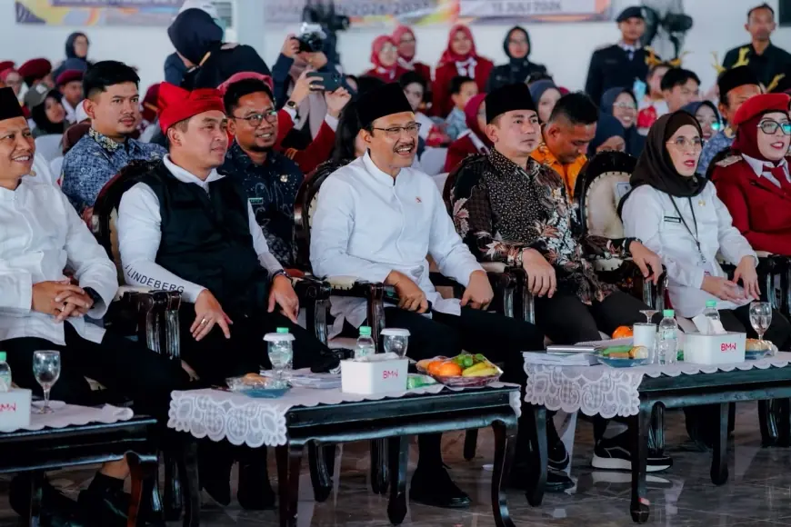Gus Ipul Dorong Orang Tua Siswa Sekolah Rakyat di Pasuruan Mandiri Tanpa Bansos