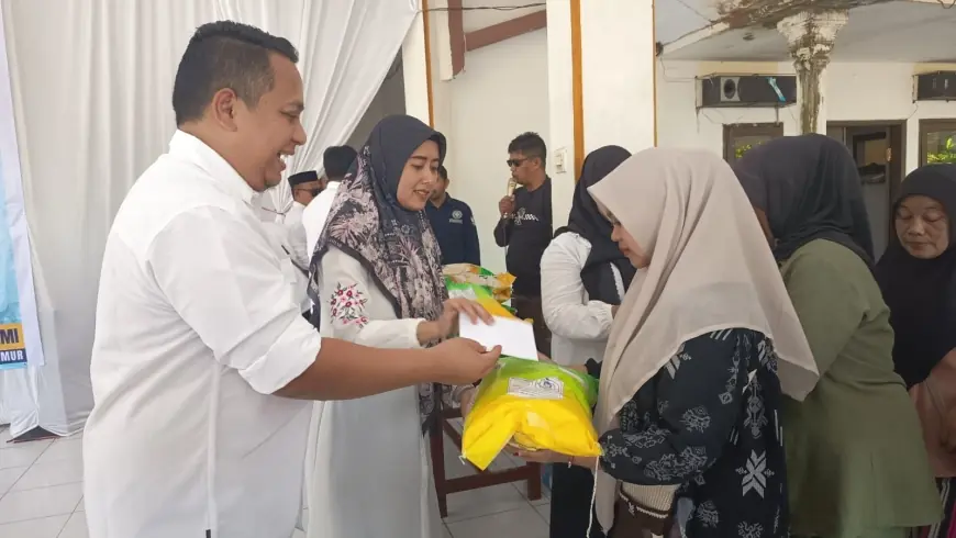 Bareng Zulkifli Hasan, Camat Curahdami Bondowoso Tinjau Pasar Murah dan Salurkan Beras SPHP