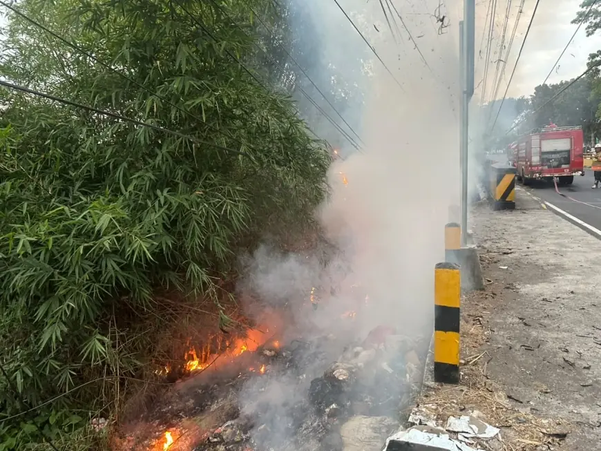 Bakar Sampah Sembarangan, Lahan di Bawah Jembatan Kembar Tenggarang Bondowoso Terbakar