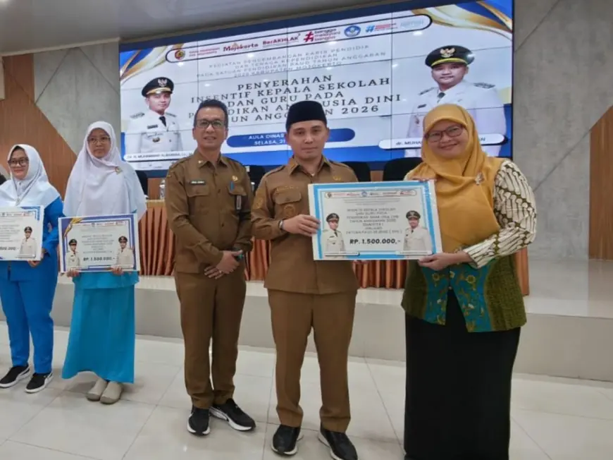 Pemkab Mojokerto Salurkan Insentif untuk 1.661 Guru PAUD