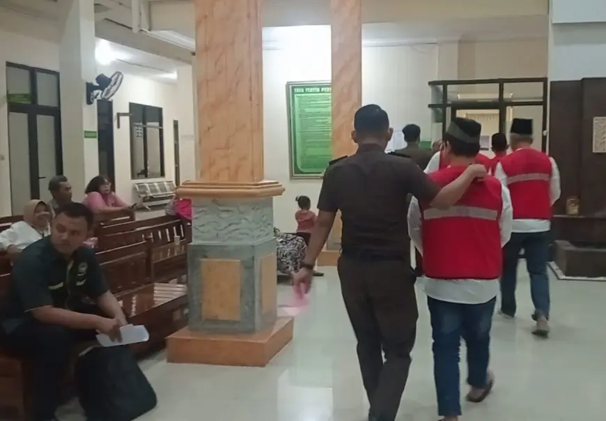 Empat Terdakwa Kasus Tanam Ganja Teknik Indoor di Jombang Dapat Tuntutan Berbeda