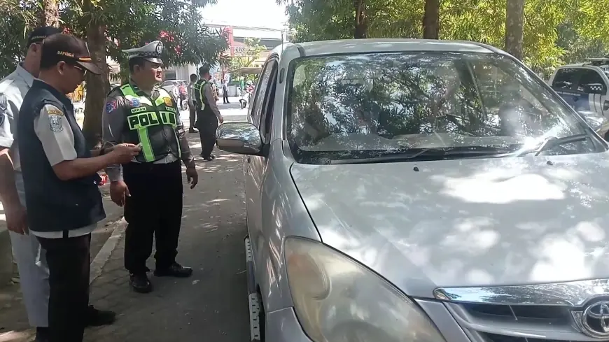 Kepatuhan Warga Bayar Pajak di Tulungagung Menurun, Petugas Gabungan Gelar Razia Kendaraan