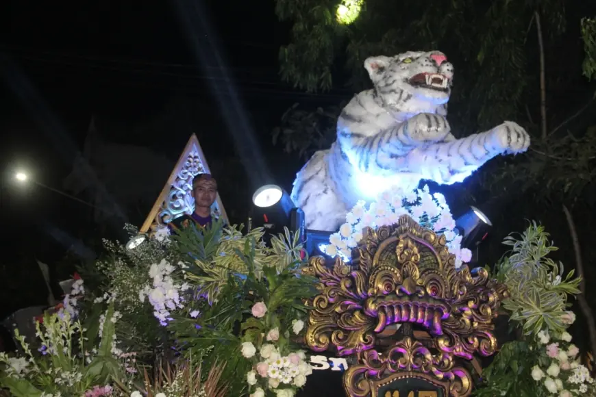 Mengusung Tema 'Symphony of Nature', Dhoho Night Carnival 2026 Pukau Ribuan Warga Kediri