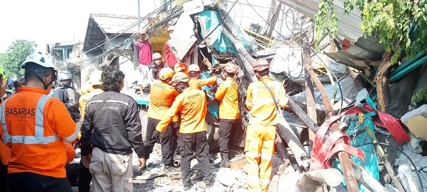 Tabrakan Beruntun Libatkan 4 Kendaraan di Gempol, Arus Lalu Lintas Surabaya–Malang Macet Parah