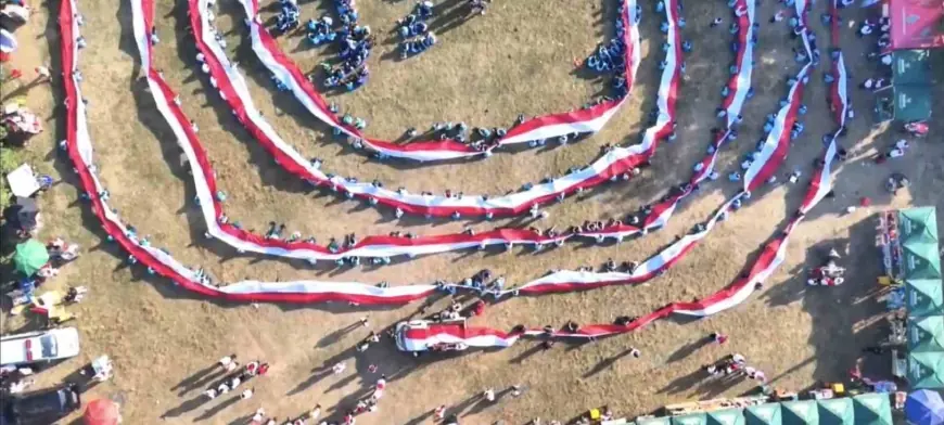 Lautan Merah Putih Sepanjang 1 Km Sambut HUT ke-81 RI di Dawarblandong Mojokerto
